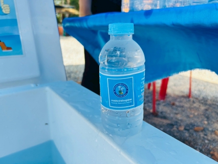 ไฟล์แนบ กปภ.สาขาตะกั่วป่า สนับสนุนน้ำดื่มบรรจุขวดตราสัญลักษณ์ กปภ. ให้กับที่ว่าการอำเภอตะกั่วป่า ภายใต้โครงการกปภ.ปันน้ำใจ (PWA Care)