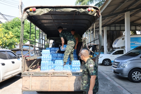 ไฟล์แนบ กปภ.ข.3 พร้อมด้วยพนักงานในสังกัด ร่วมส่งมอบน้ำดื่มบรรจุขวด จำนวน 5,040 ขวดแก่ กรมสนับสนุน กองพลทหารราบที่ 9 (ค่ายสุรสีห์) จังหวัดกาญจนบุรี