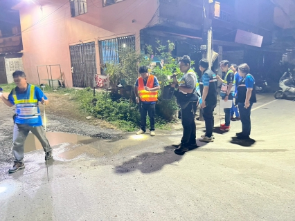 ไฟล์แนบ การประปาส่วนภูมิภาคสาขาหนองแค ผนึกกำลัง การประปาส่วนภูมิภาคเขต 2  ลงพื้นที่สำรวจหาท่อแตกรั่ว โดยวิธีการเดินสำรวจ(Active Leakage Control) 