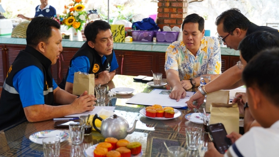 ไฟล์แนบ กปภ.ข.5 เข้าพบ สรรเพชญ รมช.คมนาคม ถือโอกาสสวัสดีปีใหม่ไทย (สงกรานต์) และแสดงความยินดีในโอกาสได้รับแต่งตั้งให้ดำรงตำแหน่ง รมช. พร้อมหารือแก้ปัญหาน้ำประปาสงขลา-หาดใหญ่ พร้อมชงปลดล็อคข้อจำกัดขยายเขตบริการ