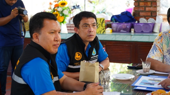 ไฟล์แนบ กปภ.ข.5 เข้าพบ สรรเพชญ รมช.คมนาคม ถือโอกาสสวัสดีปีใหม่ไทย (สงกรานต์) และแสดงความยินดีในโอกาสได้รับแต่งตั้งให้ดำรงตำแหน่ง รมช. พร้อมหารือแก้ปัญหาน้ำประปาสงขลา-หาดใหญ่ พร้อมชงปลดล็อคข้อจำกัดขยายเขตบริการ