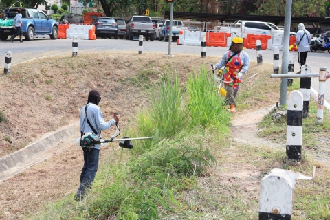 ไฟล์แนบ กปภ.เขต 1 และ กปภ.สาขาชลบุรี (พ) ร่วมกับ สชป.9 จัดกิจกรรมตัดหญ้าเขื่อนบางพระ ภายใต้ MOU โครงการสูบผันน้ำคลองพระองค์ไชยานุชิต - อ่างเก็บน้ำบางพระ