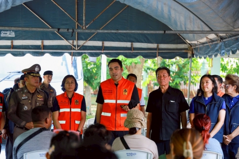 ไฟล์แนบ รปก.1 พร้อมด้วยคณะผู้บริหาร กปภ.ข.10 ร่วมต้อนรับ มท.3 นายเจเศรษฐ์ ไทยเศรษฐ์ ลงพื้นที่ช่วยเหลือผู้ประสบเหตุอัคคีภัย ชุมชนตรอกลิเก จ.นครสวรรค์ พร้อมมอบน้ำดื่ม 1,600 ขวด