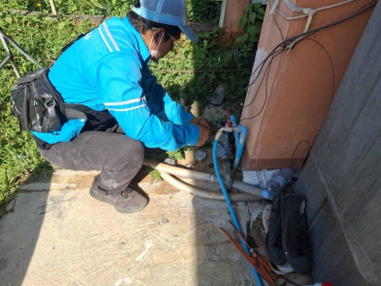 ไฟล์แนบ กปภ.สาขาขนอม ลงพื้นที่ ตรวจวัดแรงดันน้ำ แก้ปัญหาน้ำไหลอ่อน! 