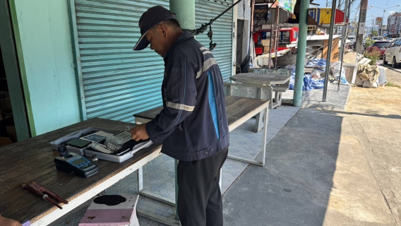 ไฟล์แนบ กปภ.สาขาภูเก็ต ลงพื้นที่ตรวจสอบคุณภาพน้ำปลายสาย บริเวณหน้าโรงเรียนสะปำ ถนนเทพกระษัตรี  ตำบลเกาะแก้ว อำเภอเมืองภูเก็ต จังหวัดภูเก็ต