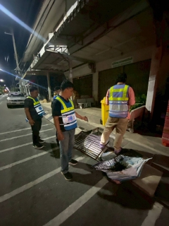 ไฟล์แนบ กปภ.สาขาตะกั่วป่า ดำเนินงานตามแผนบริหารจัดการน้ำสูญเสียเชิงรุก ทำ Step Test ลงพื้นที่เดินเท้าหาท่อแตกรั่ว พร้อมซ่อมปิดจุด เพื่อลดการเกิดน้ำสูญเสีย