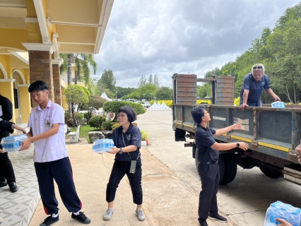ไฟล์แนบ กปภ.สาขาภูเก็ต ร่วมกับ กรจ. กปภ.ข.4 สนับสนุนน้ำดื่มบรรจุขวดตราสัญลักษณ์ กปภ. แก่โรงเรียนเฉลิมพระเกียรติสมเด็จพระศรีนครินทร์ ภูเก็ต ในพระราชูปถัมภ์สมเด็จพระเทพรัตนราชสุดาฯ สยามบรมราชกุมารี และกองอำนวยการร่วมรักษาความปลอดภัย 