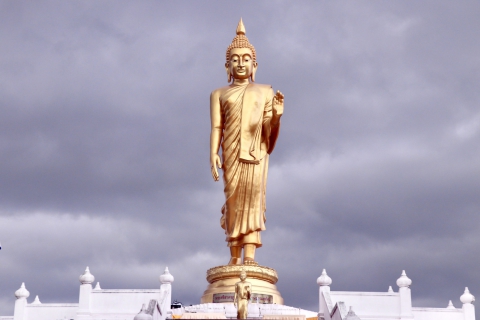 ไฟล์แนบ กปภ.สาขาสมุทรสาคร (พ) ร่วมพิธีเวียนเทียน เนื่องในวันวิสาขบูชา