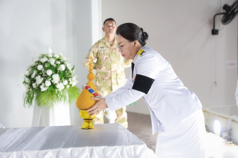 ไฟล์แนบ กปภ.สาขาหลังสวน ร่วมพิธีถวายเครื่องราชสักการะ วางพานพุ่ม และพิธีจุดเทียนถวายพระพรชัยมงคล สมเด็จพระนางเจ้าฯ พระบรมราชินี เนื่องในโอกาสวันเฉลิมพระชนมพรรษา 4 รอบ 3 มิถุนายน 2569