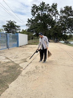ไฟล์แนบ การประปาส่วนภูมิภาคสาขาเพชรบุรี ร่วมกันกำจัดวัชพืชแหล่งน้ำดิบ สถานีสูบน้ำแรงต่ำ และปรับภูมิทัศน์รอบสถานีผลิตน้ำ
