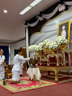 ไฟล์แนบ การประปาส่วนภูมิภาคสาขาปทุมธานี (ชั้นพิเศษ) เข้าร่วมพิธีถวายน้ำสรงและถวายสักการะพระศพ สมเด็จพระเจ้าลูกเธอ เจ้าฟ้าพัชรกิติยาภา นเรนทิราเทพยวดี กรมหลวงราชสาริณีสิริพัชร มหาวัชราชธิดา ณ อาคารศาลารักษ์ปทุม ศาลากลางจังหวัดปทุมธานี