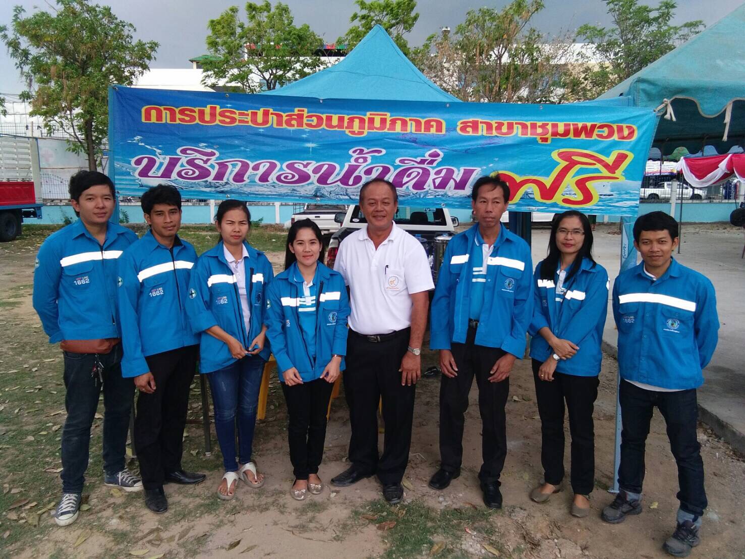กปภ.สาขาชุมพวงบริการน้ำดื่มแก่ผู้ร่วมกิจกรรมรำบวงสรวงท้าวสุรนารี