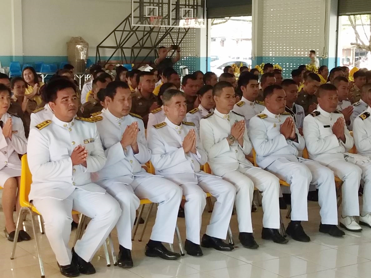 กปภ.สาขาคลองใหญ่ ร่วมกิจกรรมทำบุญตักบาตร เนื่องในวันคล้ายวันเฉลิมพระชนมพรรษาพระบาทสมเด็จพระปรมินทรมหาภูมิพลอดุลย