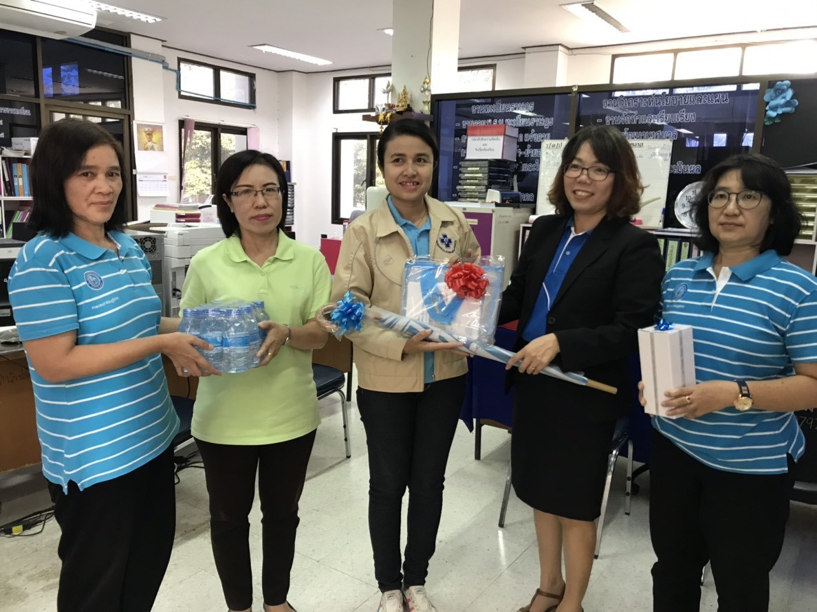 กปภ.สาขาท่ามะกา ลงพื้นที่สวัสดีปีใหม่ ๒๕๖๒ รองปลัดเทศบาลตำบลท่าม่วง และออกหน่วยให้บริการรับชำระค่าน้ำประปาประจำเดือนมกราคม ๒๕๖๒
