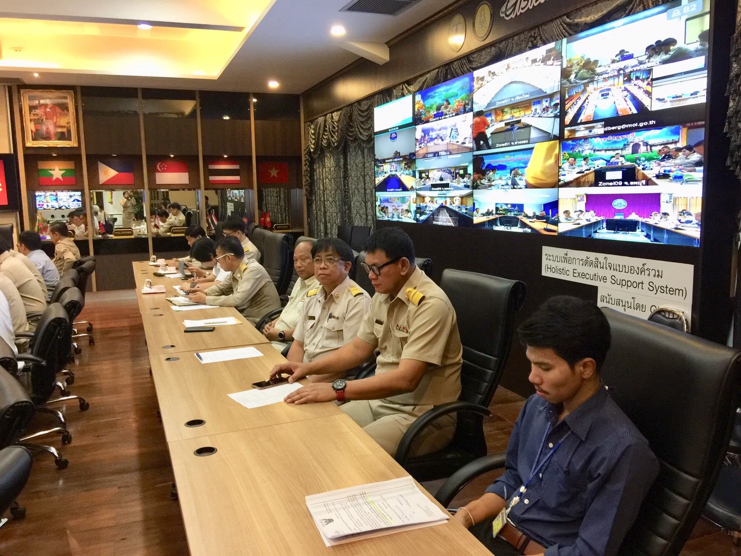 การประปาส่วนภูมิภาคสาขาบางปะกง โดยนายสมชาย ตันฑุลวาณิช ผจก.กปภ.สาขาบางปะกง เข้าร่วมประชุมเตรียมการป้องกันและแก้ไขปัญหาภัยแล้ง ในวันจันทร์ที่ 18 มีนาคม 2562 ณ ห้องประชุมศูนย์ข้อมูลอาเซียน ชั้น 1 ศาลากลางจังหวัดฉะเชิงเทรา โดยกปภ.สาขาบางปะกง ได้รายงานสถานการณ์ภัยแล้ง การป้องกันและแก้ไขปัญหาภัยแล้ง ในช่วงฤดูแล้งที่กำลังมาถึง เพื่อไม่ให้เกิดผลกระทบต่อผู้ใช้น้ำโดยดำเนินตามนโยบายของท่าน ผวก.กปภ.