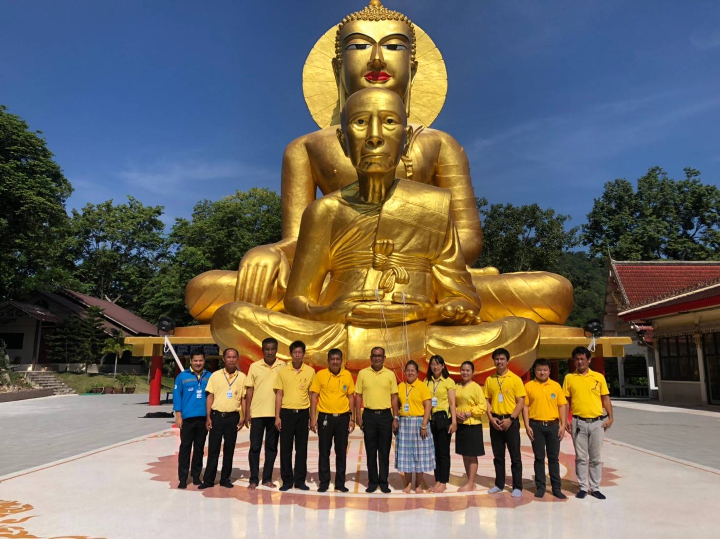กปภ.สาขาบ้านบึง ร่วมใจถวายเทียนพรรษาและผ้าอาบน้ำฝน ประจำปี 2562