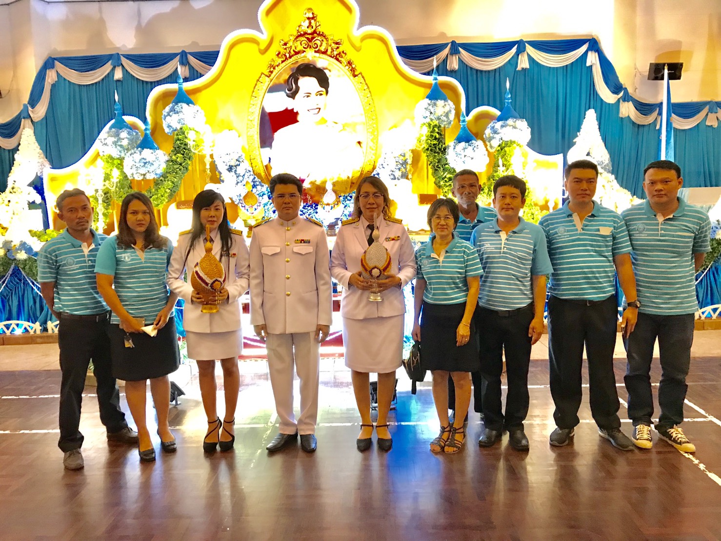 กปภ.สาขาขลุง เข้าร่วมงานพิธีถวายเครื่องราชสักการะและพิธีจุดเทียนถวายพระพรชัยมงคล เนื่องในโอกาสวันเฉลิมพระชนมพรรษาสมเด็จพระนางเจ้าสิริกิติ์ พระบรมราชินีนาถ พระบรมราชชนนีพันปีหลวง ประจำปีพุทธศักราช 2562
