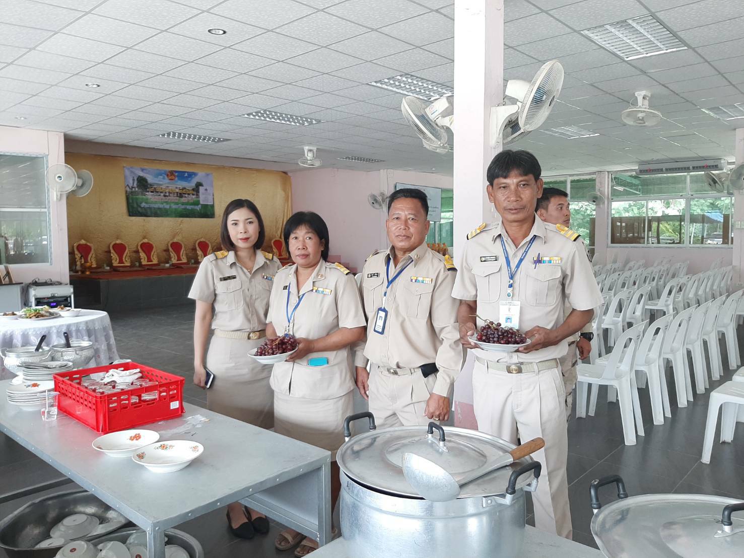 การประปาส่วนภูมิภาคสาขาเลาขวัญ ร่วมทำบุญวันครบรอบ 43 ปี ของการตั้งแต่งอำเภอเลาขวัญ จ.กาญจนบุรี และสนับสนุนน้ำดื่มตรา กปภ.