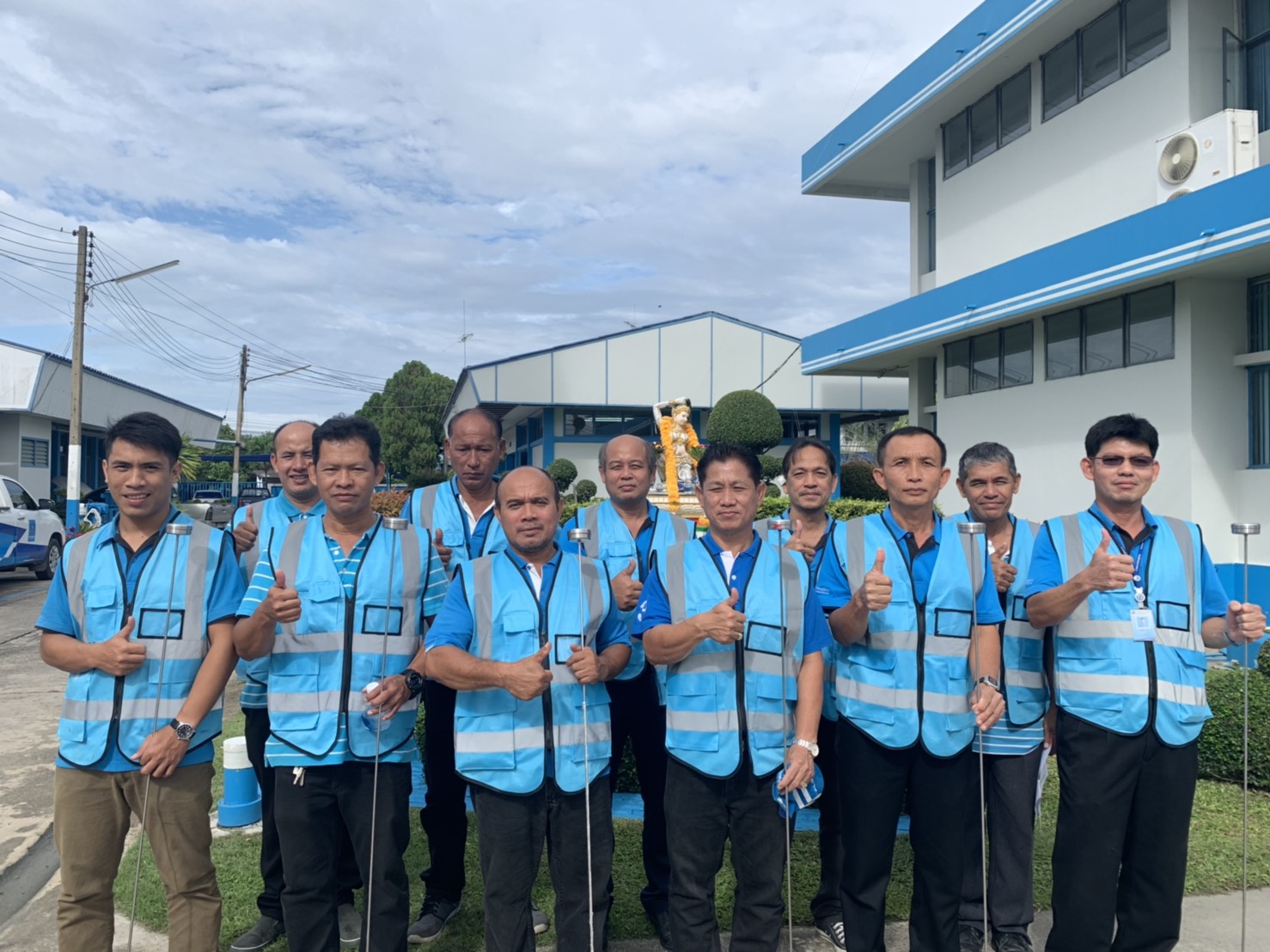 กปภ.สาขาสามพราน ลงพื้นที่สำรวจหาท่อแตก/รั่ว เพื่อลดน้ำสูญเสียและเพิ่มปริมาณน้ำจำหน่าย