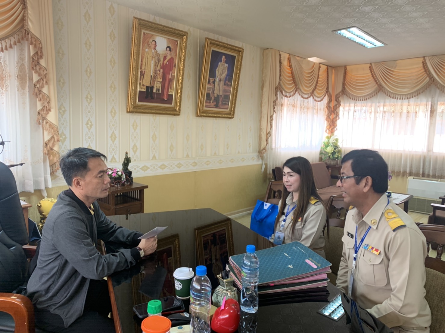 ผู้จัดการและผู้ช่วยผู้จัดการ กปภ.สาขาสามพราน เข้ารายงานตัวเนื่องในโอกาสเข้ารับตำแหน่งใหม่