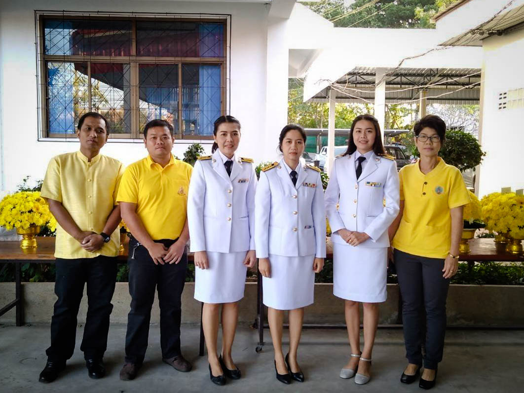 การประปาส่วนภูมิภาคสาขาบ้านหมี่ เข้าร่วมพิธีถวายพุ่มดอกไม้และถวายบังคม เนื่องใน "วันพ่อแห่งชาติ" ประจำปี 2562