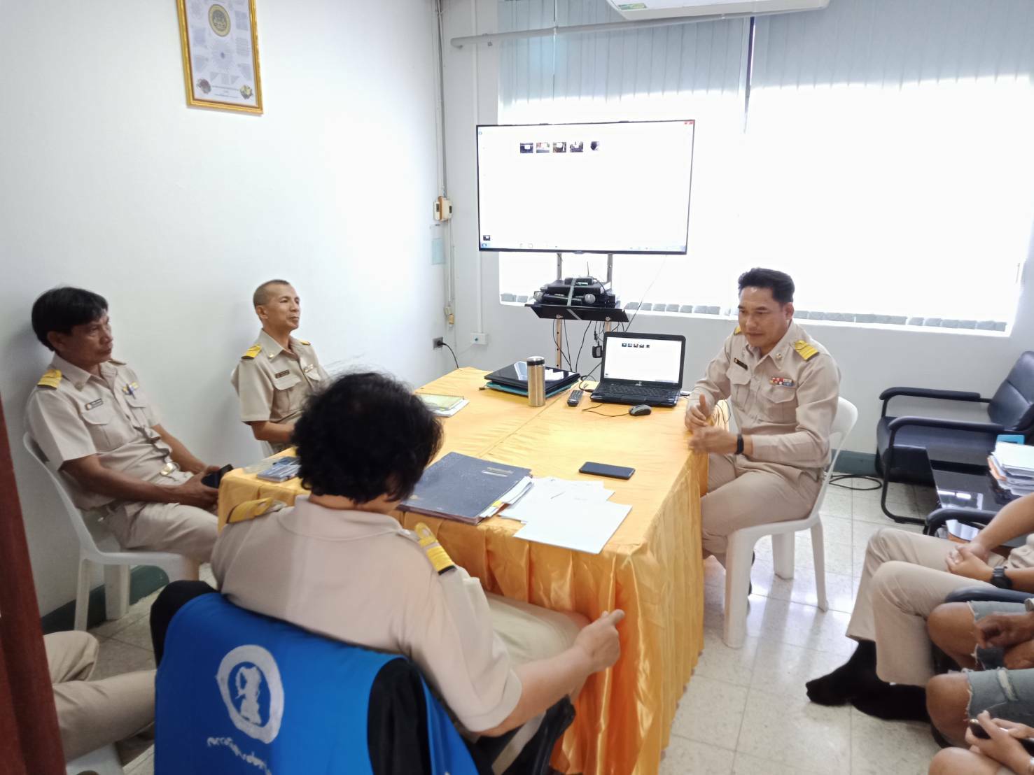 การประปาส่วนภูมิภาคสาขาเลาขวัญ ซักซ้อมทบทวนการปฎิบัติงานด้านการรับติดตั้งมิเตอร์น้ำประปารายใหม่ เพื่อความเข้าใจที่ตรงกันในการปฎิบัติงาน ให้เป็นไปตามระเบียบคู่มือข้อบังคับกปภ
