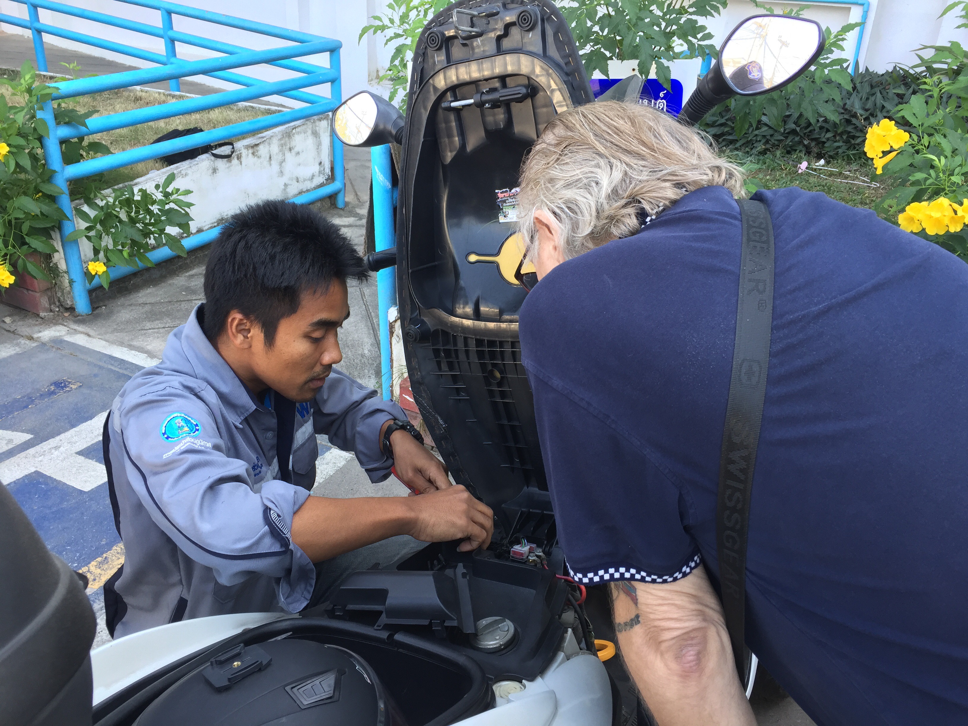 ซ่อมได้! รถสตาร์ทไม่ติด กปภ.สาขาพัทยา (พ) ก็ซ่อมให้...