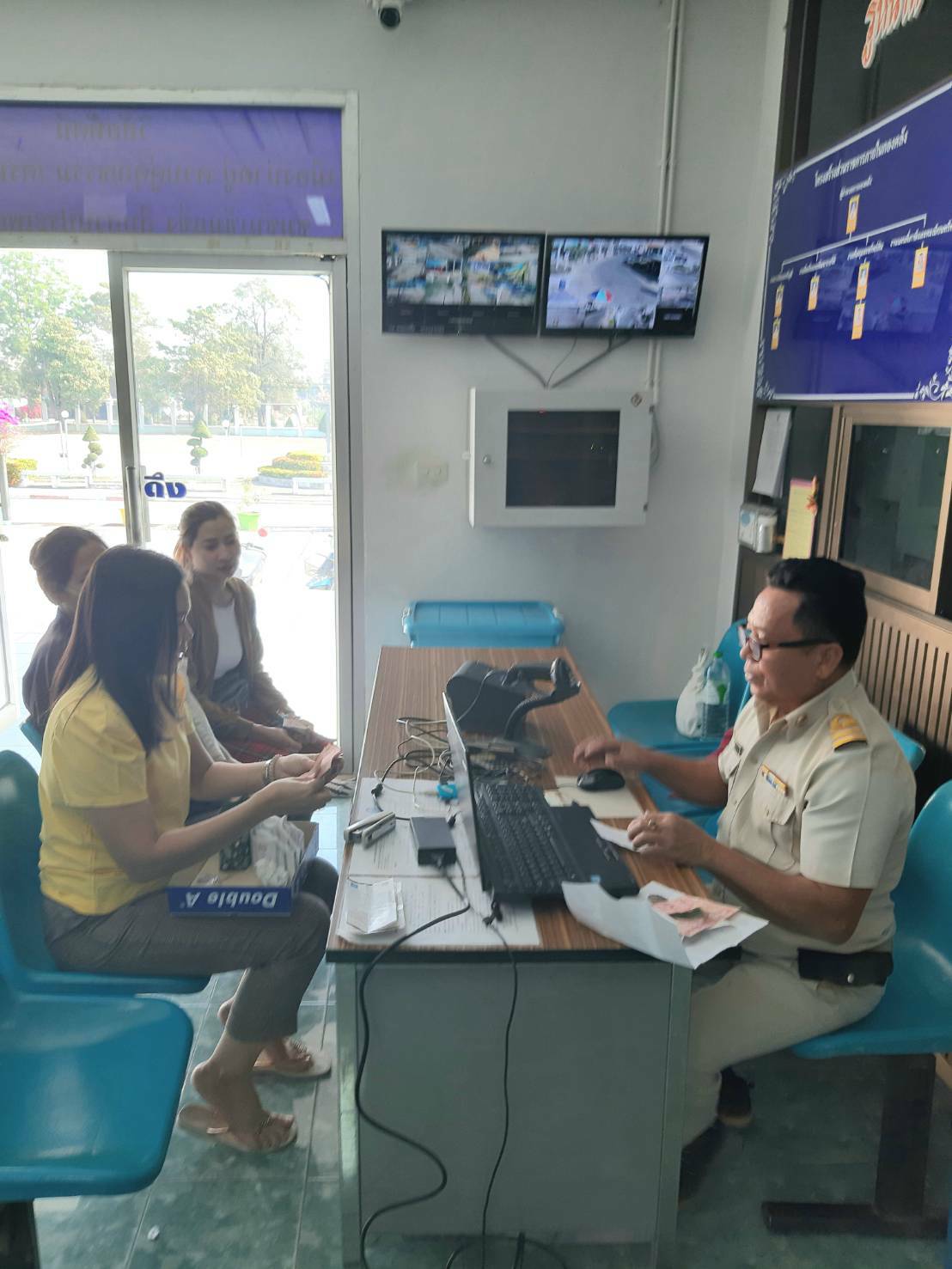 การประปาส่วนภูมิภาคสาขาเลาขวัญ ออกหน่วยรับชำระค่าน้ำนอกสถานที่ (On Stop Service) ณ.เทศบาลตำบลหนอปรือ