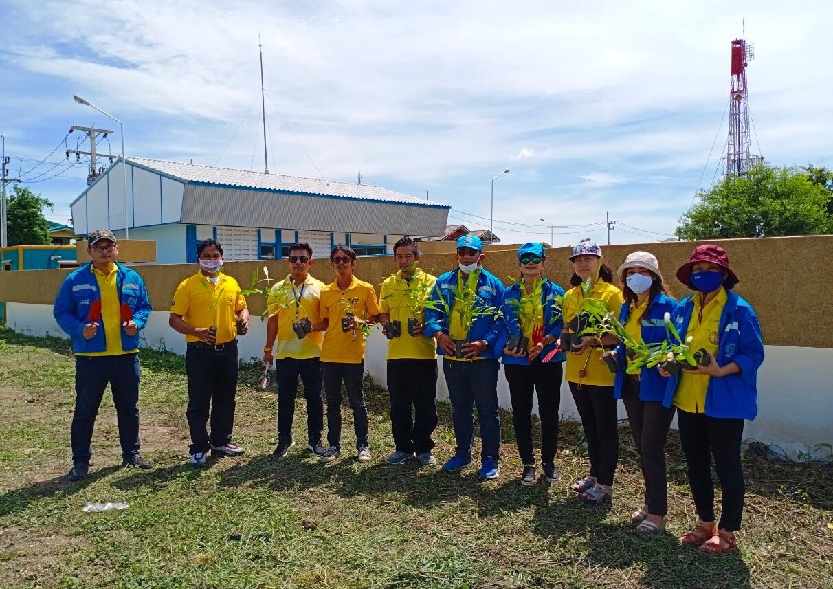 การประปาส่วนภูมิภาคสาขาคลองหลวง ร่วมกิจกรรมปลูกต้นไม้และปล่อยปลาเนื่องในวันเฉลิมพระชนมพรรษา รัชกาลที่ 10 ประจำปี 2563