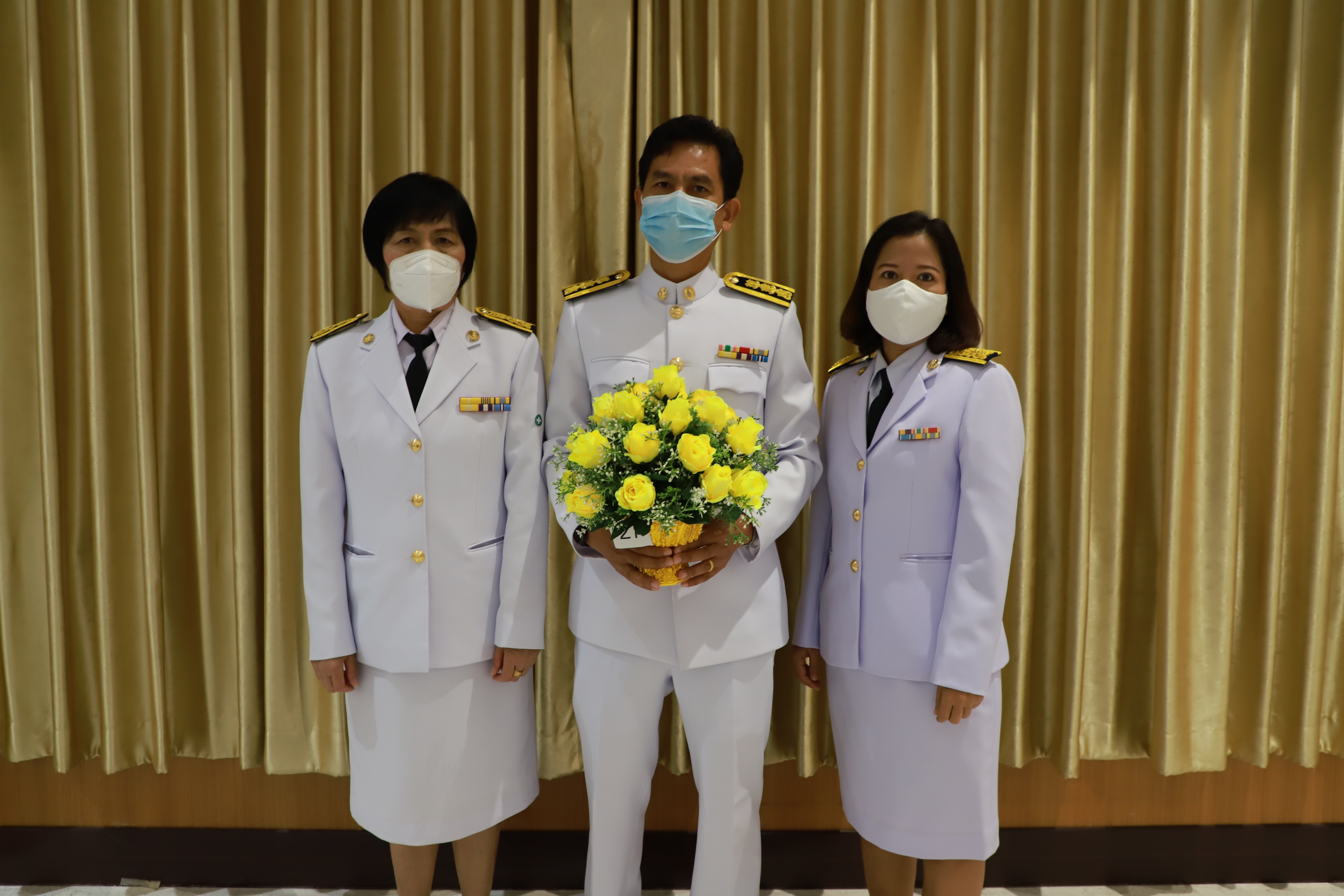 กปภ.สาขาสุราษฎร์ธานี (ชั้นพิเศษ) ร่วมวางพานพุ่มถวายสักการะเนื่องใน "วันที่ระลึกพระบาทสมเด็จพระนั่งเกล้าเจ้าอยู่หัว พระมหาเจษฎาราชเจ้า"