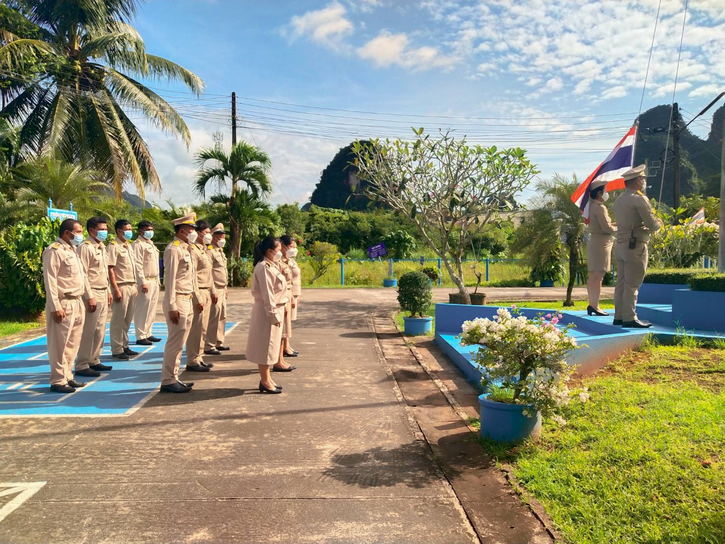 การประปาส่วนภูมิภาคสาขาอ่าวลึก จัดกิจกรรมเนื่องในโอกาสวันพระราชทานธงชาติไทย ( Thai National Day ) 28 กันยายน 2564