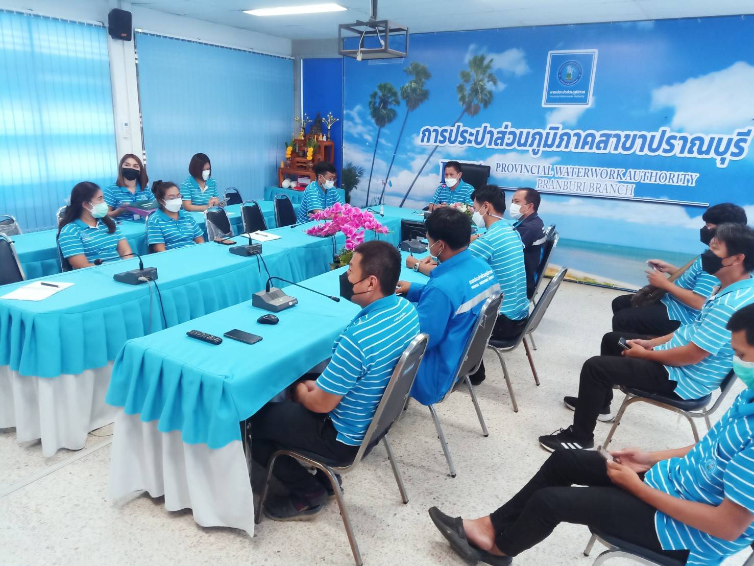 กปภ.สาขาปราณบุรี จัดกิจกรรมMorning Talk ประจำเดือนตุลาคม 2564 โดยนั่งแบบเว้นระยะห่าง Social Distancing และ VDO Call ตามแผนกิจกรรมสร้างระบบและส่งเสริมความผูกพัน ตามยุทธศาสตร์