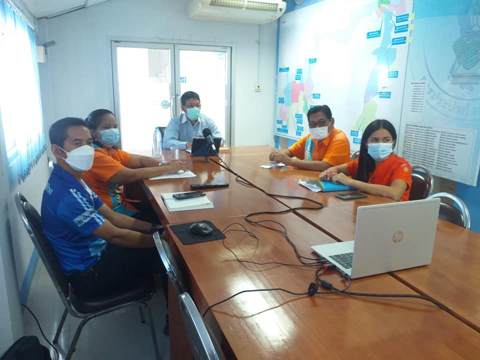 การประปาส่วนภูมิภาคสาขากาญจนดิษฐ์ ภายใต้การบริหารงานโดย นายสุรพงศ์ สมหวัง ผู้จัดการการประปาส่วนภูมิภาคสาขากาญจนดิษฐ์ พร้อมด้วยนายอัครเดช เพ็ชรโชติ หัวหน้างานผลิต นายวะโรทัย ขุ้ยศร หัวหน้างานบริการและควบคุมน้ำสูญเสีย และนางสาวรัชนีพร เกิดวัน หัวหน้างานอำนวยการและนางสาวพเยาว์ เงินทอง หัวหน้างานจัดเก็บรายได้ ได้เข้าร่วมประชุมรับมอบนโยบาย ผู้อำนวยการการประปาส่วนภูมิภาคเขต4 นายประทีป กุศลวัฒนะ ในโอกาสเริ่มทำงานในปีงบประมาณ 2565 ในวันพฤหัสบดี ที่ 21 ตุลาคม 2564 เวลา 10.00 น. ประชุมผ่านสื่ออิเล็กทรอนิกส์ ณ ห้องห้องประชุมการประปาส่วนภูมิภาคสาขากาญจนดิษฐ์
