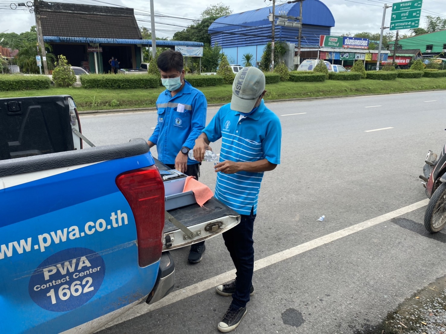 การประปาส่วนภูมิภาคสาขาจันดี ตรวจสอบคุณภาพน้ำ บริเวณพื้นที่ถนนทุ่งสง-ทุ่งใหญ่