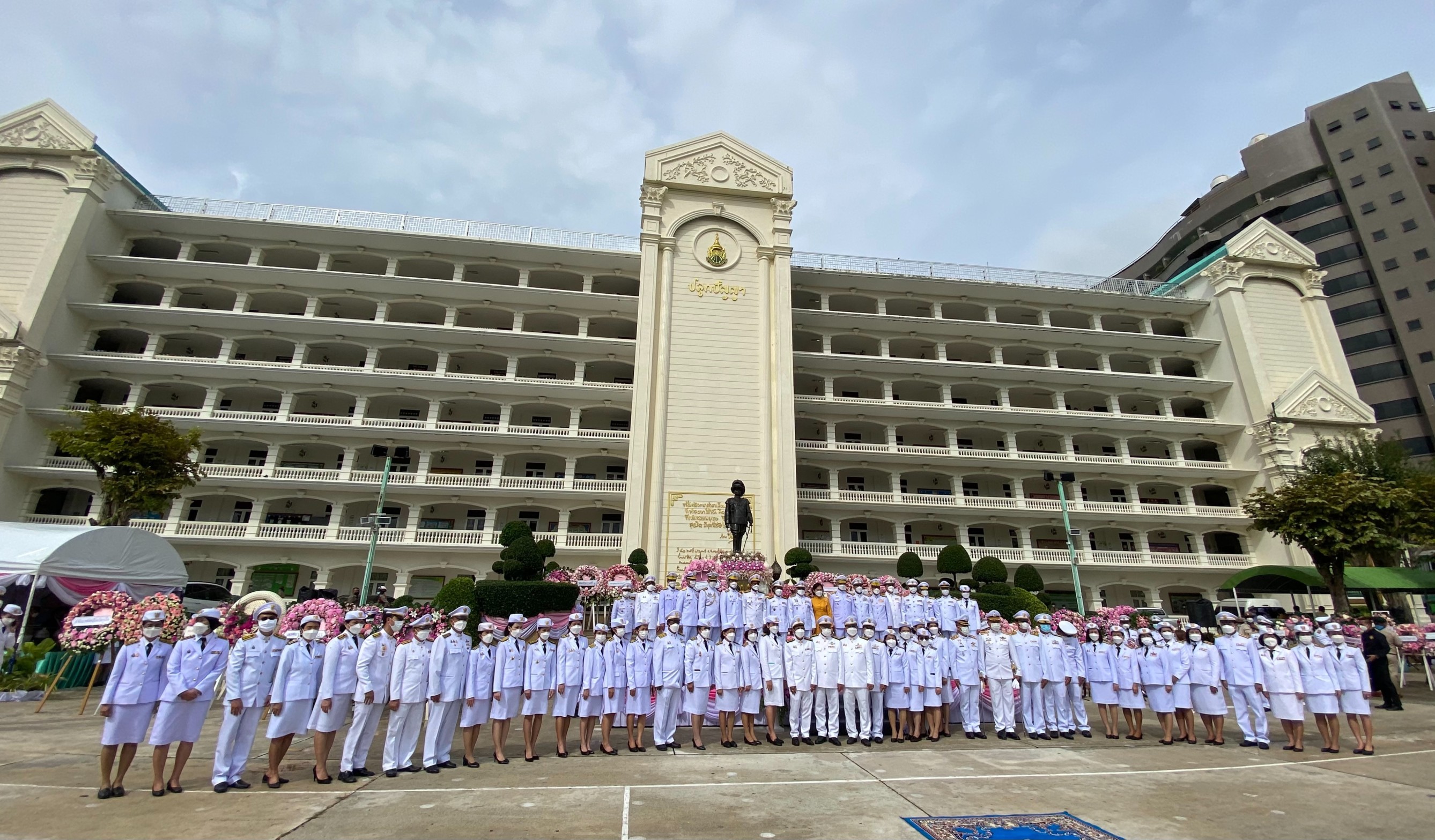กปภ.สาขาภูเก็ต เข้าร่วมพิธีวางพวงมาลาและพิธีถวายบังคมเนื่องในวันคล้ายวันสวรรคตพระบาทสมเด็จพระมงกุฎเกล้าเจ้าอยู่หัว