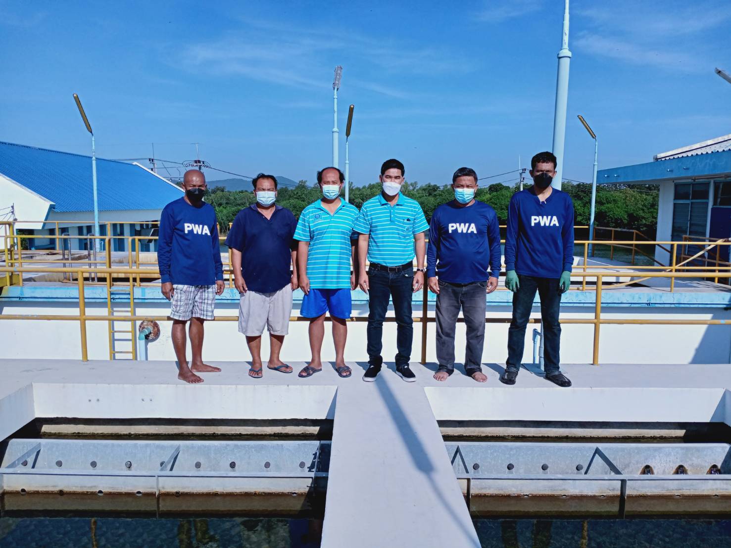 กปภ.สาขาพนมทวน ปฏิบัติตามแผนงานโครงการ WSP ล้างถังตกตะกอนประจำเดือน พฤศจิกายน 2564