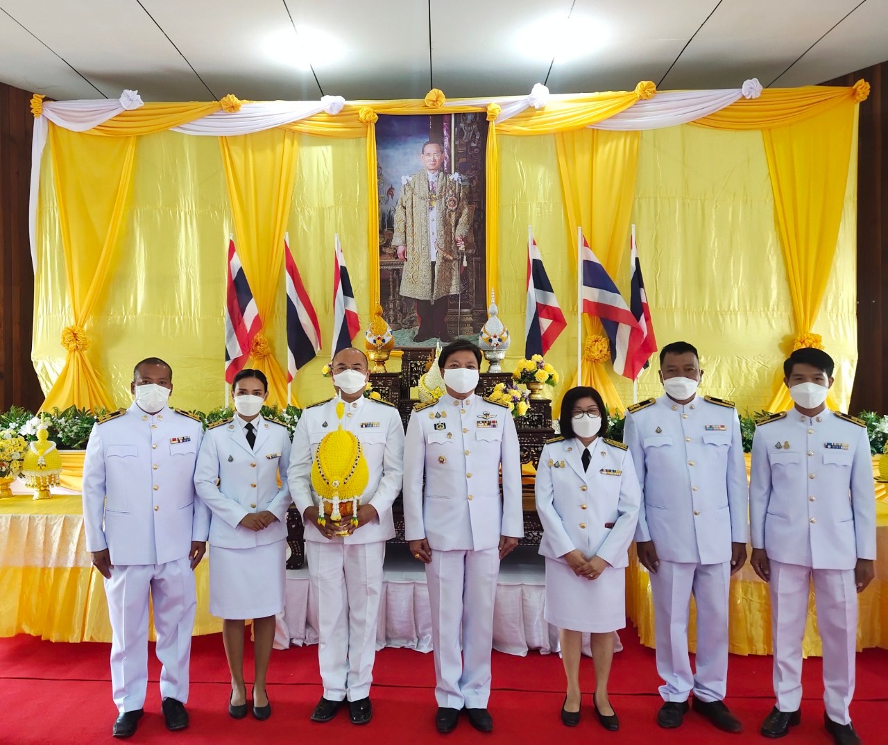 กปภ.สาขาท่ามะกา ร่วมพิธีทำบุญตักบาตรถวายเป็นเป็นพระราชกุศล, พิธีวางพานพุ่มดอกไม้และพิธีถวายบังคม เนื่องในวันคล้ายวันพระบรมราชสมภพ พระบาทสมเด็จพระบรมชนกาธิเบศร มหาภูมิพลอดุลยเดชมหาราช บรมนาถบพิตร วันชาติ และวันพ่อแห่งชาติ ประจำปี 2564