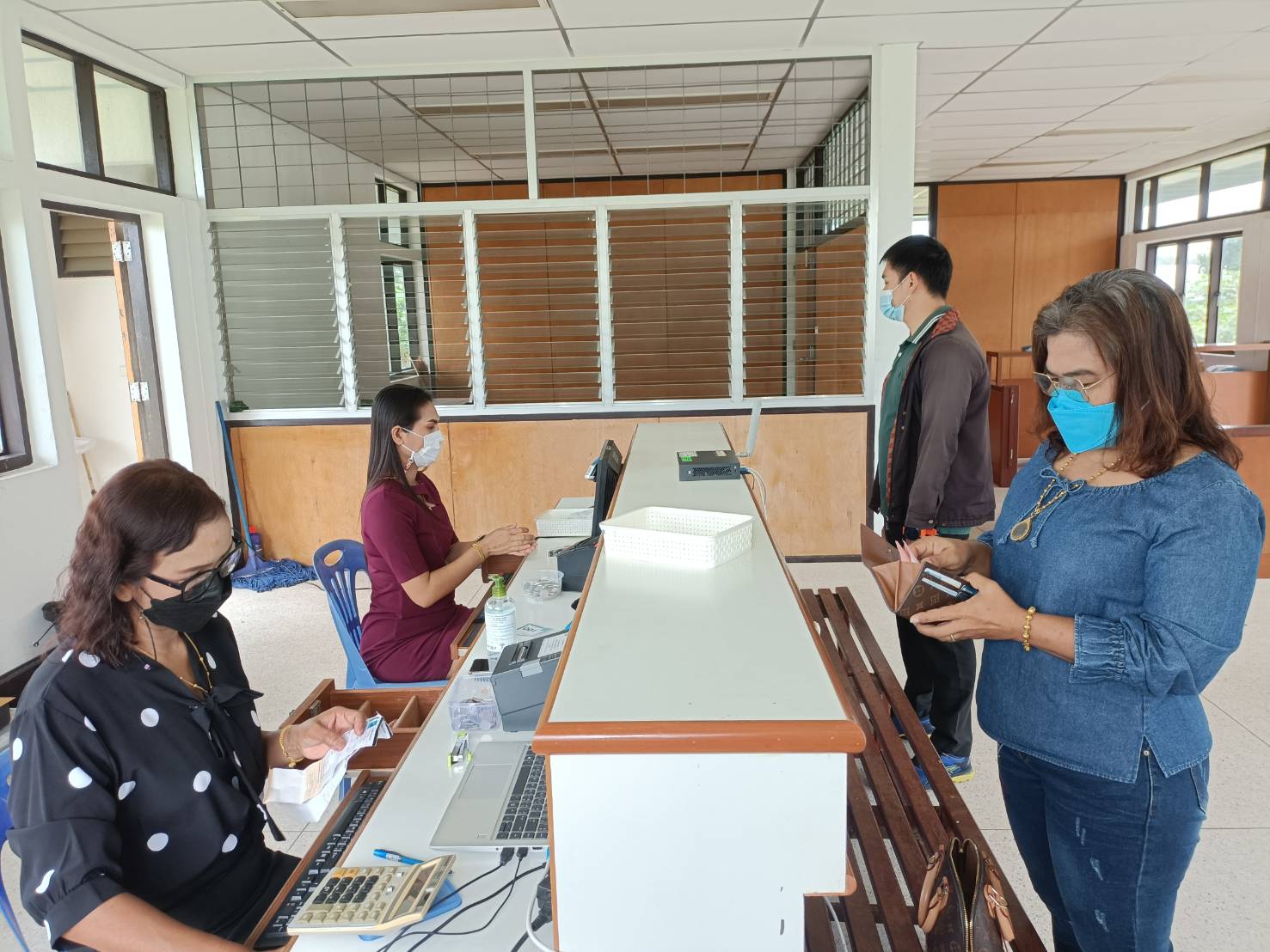 การประปาส่วนภูมิภาคสาขากาญจนดิษฐ์ ออกรับชำระค่าน้ำประปานอกสถานที่ ณ สำนักงานดอนสัก เขตจำหน่ายน้ำดอนสัก ถึงเวลา เรามีนัด ทุกวันพุธ