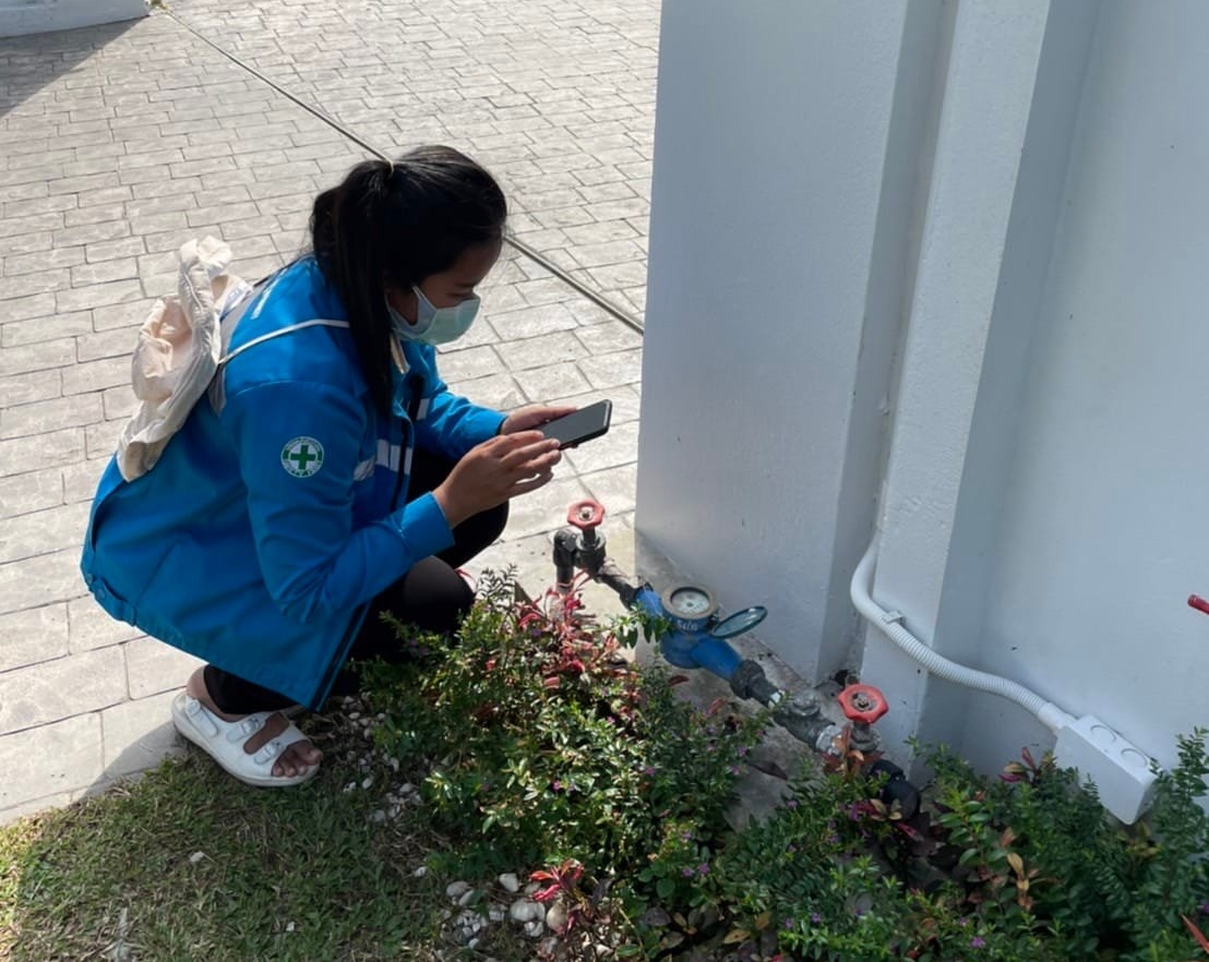 กปภ.สาขาระนอง ลงพื้นที่สุ่มอ่านมาตรวัดน้ำออนไลน์ ประจำเดือนธันวาคม 2564