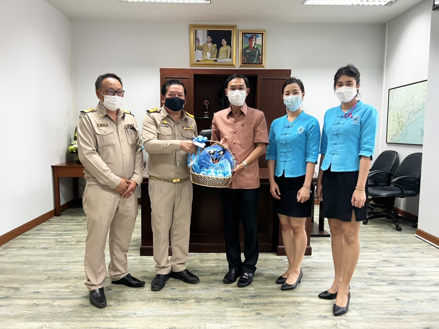 กปภ.สาขาสมุทรสงคราม เข้าพบรองผู้ว่าราชการจังหวัดสมุทรสงคราม เพื่อขอพรเนื่องในวาระดิถีขึ้นปีใหม่ พ.ศ. 2565