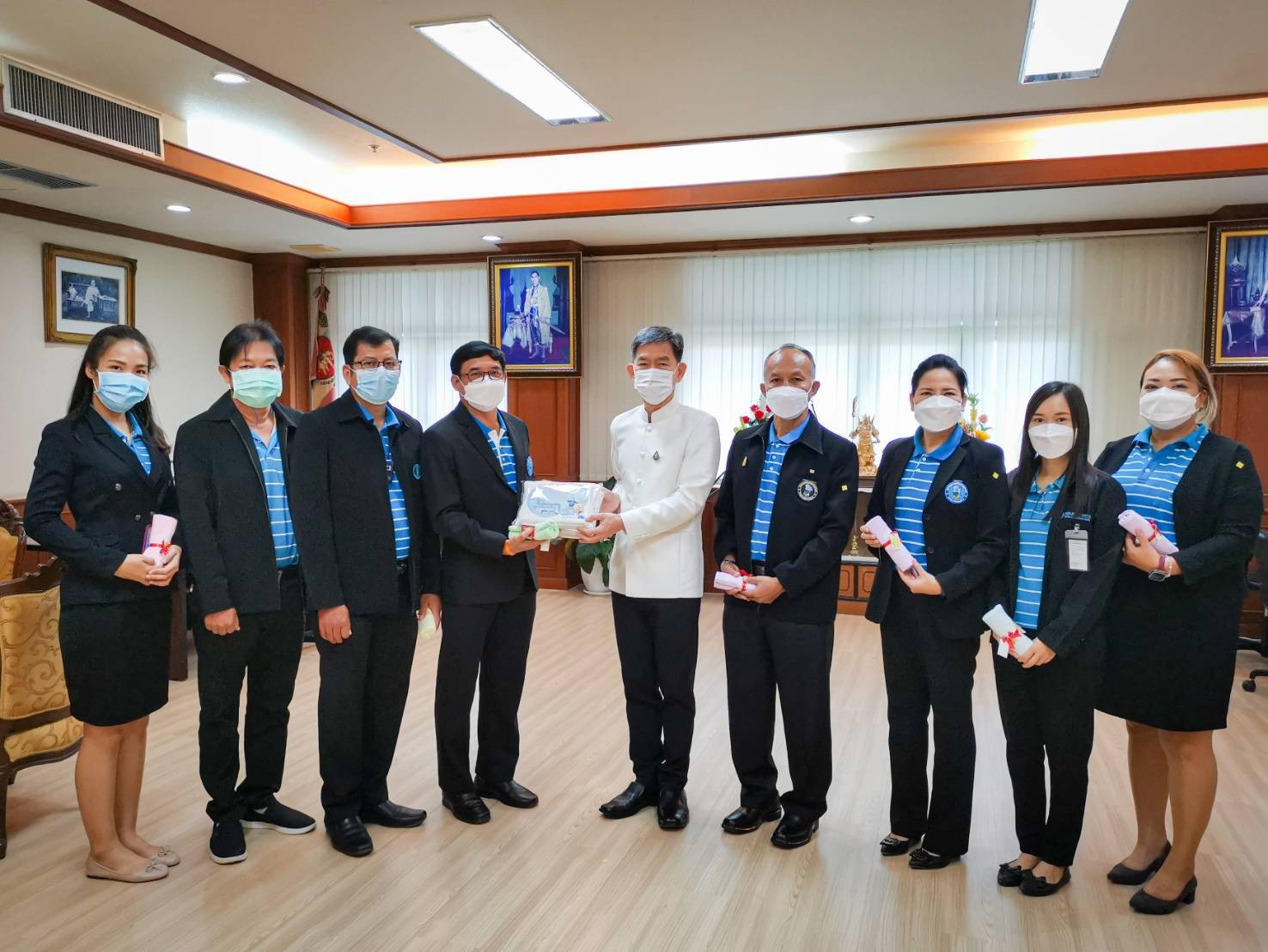 กปภ.สาขาสามพรานร่วมกับกปภ.สาขาอ้อมน้อย และกปภ.สาขานครปฐม เข้าสวัสดีปีใหม่ผู้ว่าราชการจังหวัดนครปฐม