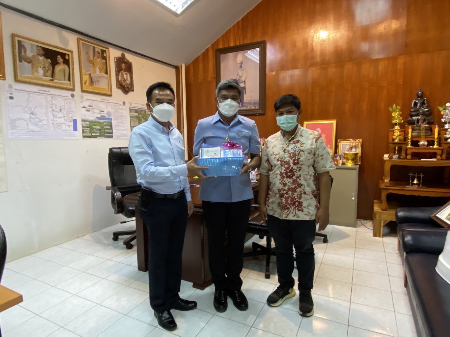 การประปาส่วนภูมิภาคสาขาชุมพรร่วมพบปะพูดคุย กับ นายนพดล มีวิเศษ ผู้อำนวยการโครงการชลประทานชุมพร เพื่อหาแนวทางบริหารจัดการน้ำที่นำมาผลิต