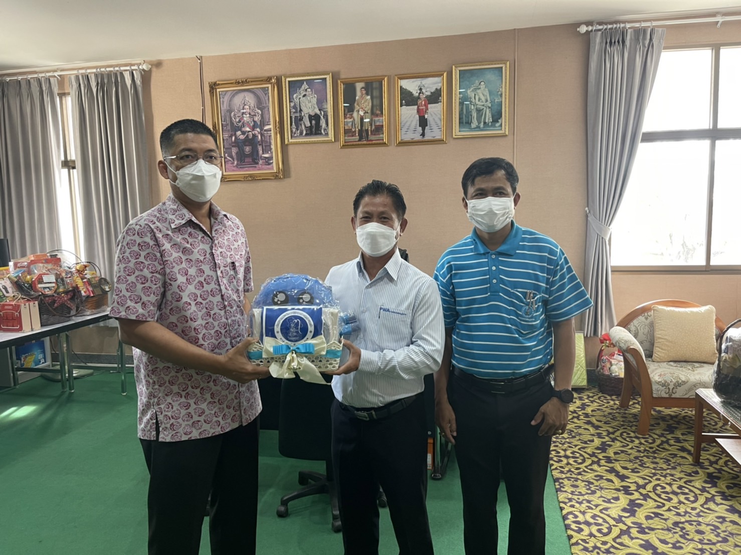 การประปาส่วนภูมิภาคสาขาปราณบุรี ลงพื้นที่พบผู้ใช้น้ำรายใหญ่ ผู้นำท้องถิ่น ภายใต้กิจกรรมมุ่งมั่นเพื่อปวงชน เติมใจให้กันประจำปี 2565