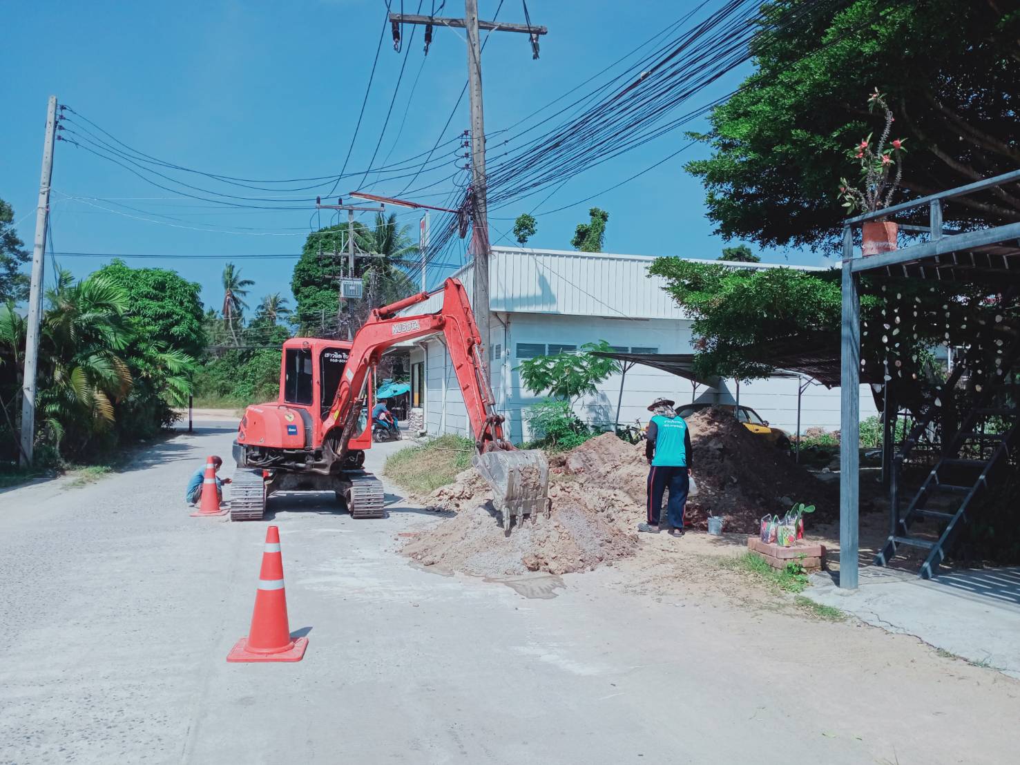 กปภ.สาขาเกาะพะงัน ติดตั้งประตูน้ำตัดตอนเพื่อเพิ่มประสิทธิภาพการจ่ายน้ำในระบบจ่าย