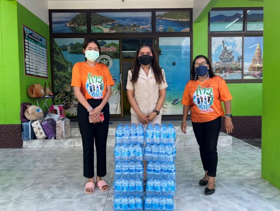 กปภ.สาขาเกาะสมุย มอบน้ำดื่มบรรจุขวดตราสัญลักษณ์กปภ.เพื่อสนับสนุนในโครงการก้าวท้าใจ SEASON 4
