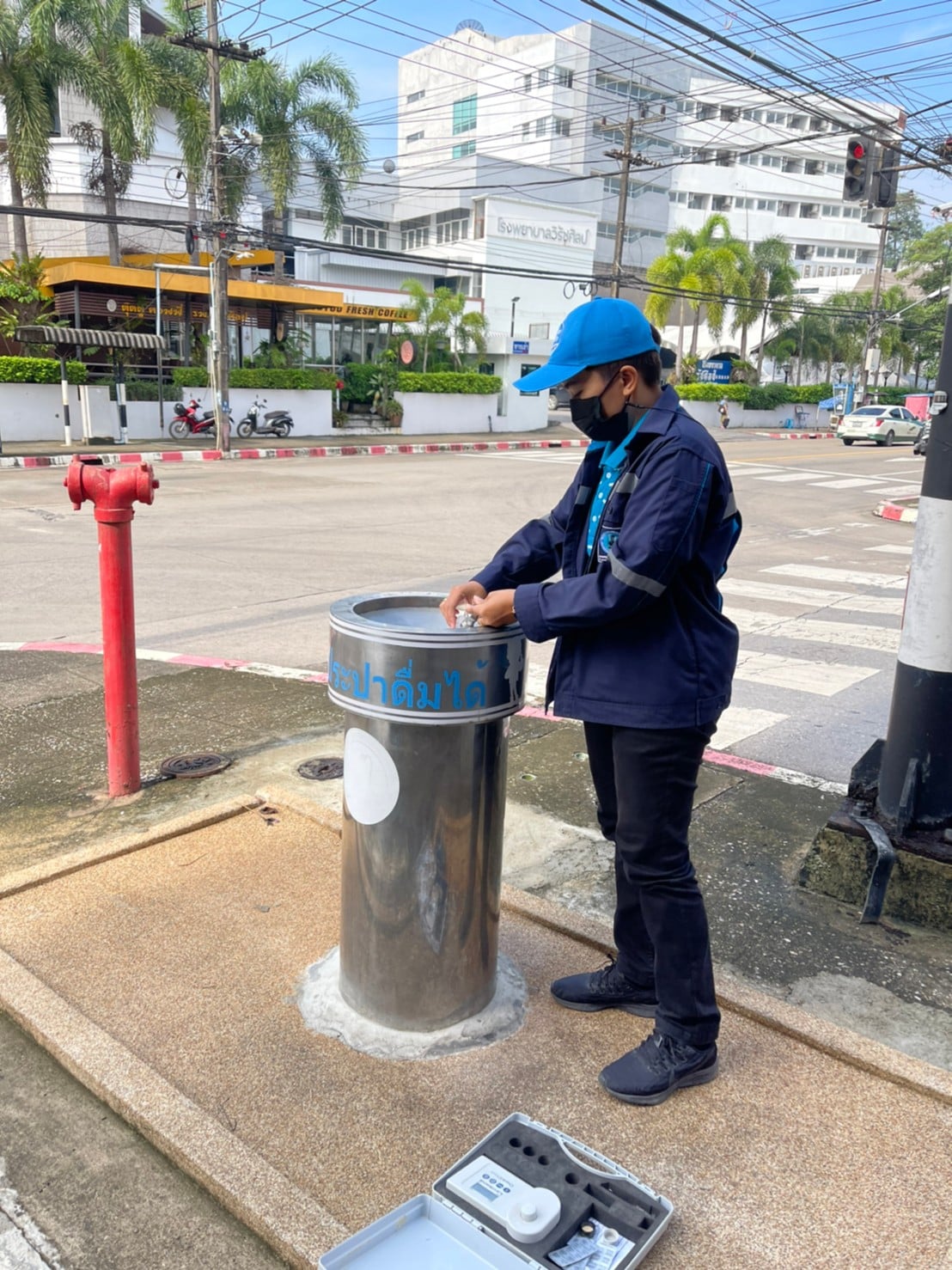 การประปาส่วนภูมิภาคสาขาชุมพร ดำเนินงานตามแผนตรวจสอบคุณภาพน้ำในระบบจ่ายน้ำ ณ แท่นน้ำประปาดื่มได้ หน้าโรงพยาบาลวิรัชศิลป์ ต.ท่าตะเภา อ.เมือง ตามโครงการจัดการน้ำสะอาด (Water Safety Plan : WSP)