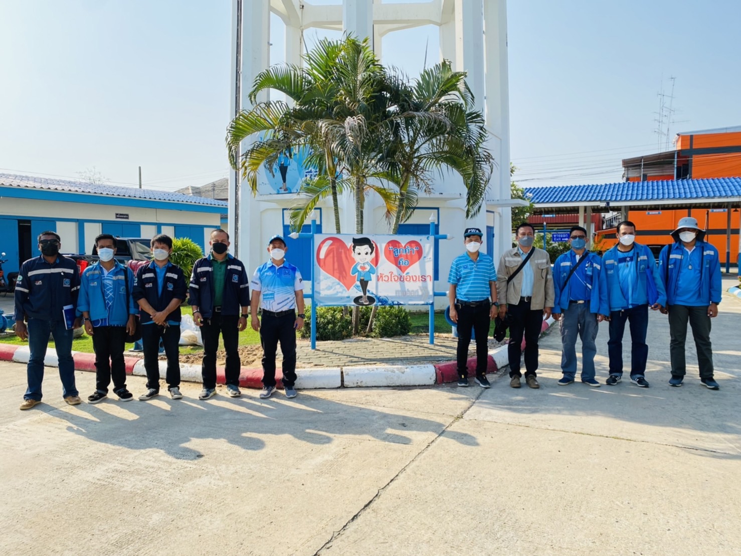 กปภ.สาขาปราณบุรี ลงพื้นที่ออกหาท่อแตก-ท่อรั่ว เชิงรุก (Active Leak Control) ตรวจสอบปัญหาน้ำไหลอ่อน พร้อมแก้ไขทันที ตามแผนลดน้ำสูญเสีย บริเวณ หมู่บ้านหนองยิงหมี หมู่ที่ 12 ตำบลหนองตาแต้ม อำเภอปราณบุรี จังหวัดประจวบฯ