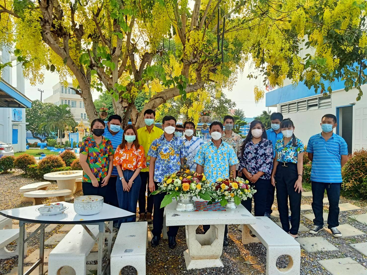 กปภ.สาขาปราณบุรี  สรงน้ำพระพุทธรูปประจำสนง. และองค์พระแม่ธรณี เนื่องในเทศกาลวันสงกรานต์ (วันขึ้นปีใหม่ไทย) ประจำปี ๒๕๖๕