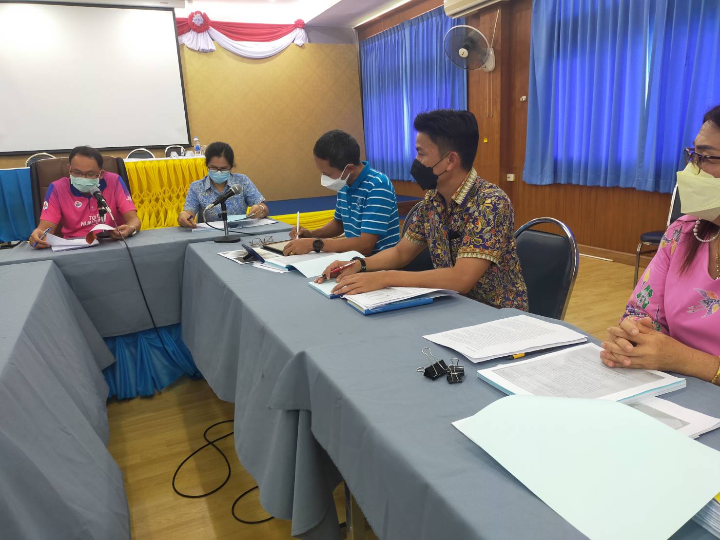 กปภ.สาขาภูเก็ต  เข้าร่วมประชุมแก้ปัญหาความเดือดร้อน กรณี หมู่บ้านจัดสรรบ้านสวนเนรมิต 1 ต.ป่าคลอก อ.ถลาง จ.ภูเก็ต ณ ห้องประชุมที่ว่าการอำเภอถลาง (ชั้น 2)