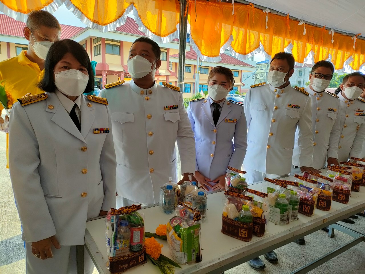 การประปาส่วนภูมิภาคสาขาไชยา ร่วมพิธีทำบุญตักบาตรข้าวสารอาหารแห้ง พระภิกษุสงฆ์  ถวายเป็นพระราชกุศล เนื่องในโอกาสวันเฉลิมพระชนมพรรษา พระบาทสมเด็จพระปรเมนทรรามาธิบดีศรีสินทรมหาวชิราลงกรณ พระวชิรเกล้าเจ้าอยู่หัว ด้วยความสำนึกในพระมหากรุณาธิคุณ และแสดงออกถึงความจงรักภักดี ณ ลานหน้าที่ว่าการอำเภอไชยา อ.ไชยา จ.สุราษฎร์ธานี